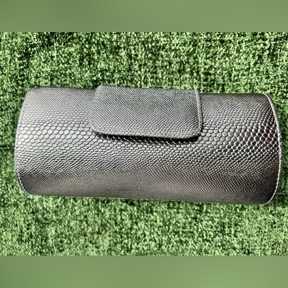 Women's Clutch 8" x 4" w/ 2' long cross body strap - Picture 4 of 12